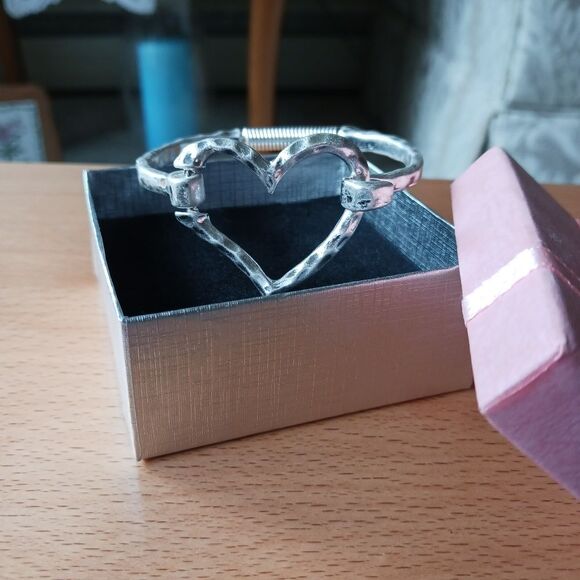 Sterling Silver Hammered Metal Heart Bangle Bracelet - Picture 8 of 10